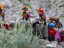 Dha Hunu women
