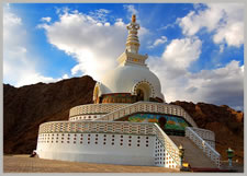 shanti-stupa